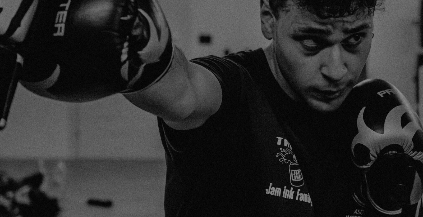 victor-sirbu-vRkdu72pk9c-unsplash-dark